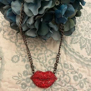 Red Glam Lip Chain